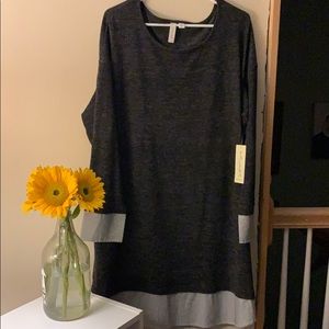 Light sweater w/ Accent sleeve and bottom